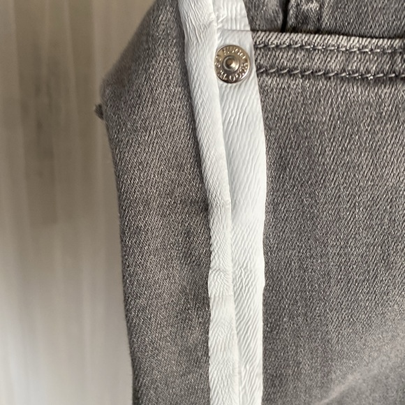 Hugo Boss women’s jeans, faded grey, high rises, skinny, stretchy! Size 28 X 32 - Picture 12 of 14